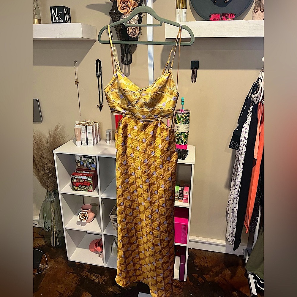 NWT House of Harlow 1960 x Revolve Yellow Geometric Shape Open Back Maxi - Picture 9 of 13